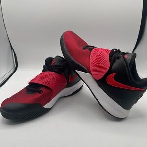 Nike Kyrie Flytrap III GS BQ5620-005 Basketball Shoe 6.5 Y